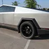 Чергове коригування від Ілона Маска: Tesla підняла вартість двомоторного та повнопривідного Cybertruck