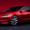Електромобіль Tesla Model 3 виходить на європейський ринок: чому Ілон Маск продає авто в ЄС дешевше, ніж в США