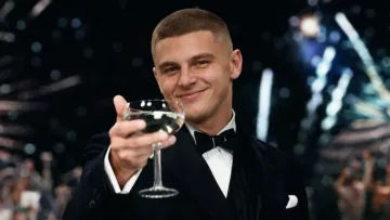 Захисник збірної України та Евертону Миколенко перед новим роком взявся за чарку: відеодоказ