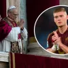 Новий Папа Римський вболіває за Довбика: «Це перше диво після смерті Франциска!?»