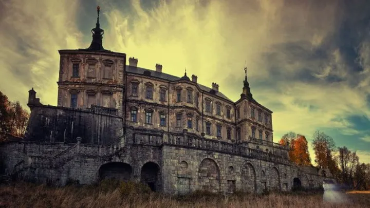 Найкрасивіші замки України: мандрівка крізь віки та містичні таємниці стародавніх фортець