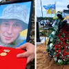 «Світла пам'ять нашому рідному герою»: Камалія показала відео з похорон свого брата, загиблого на війні