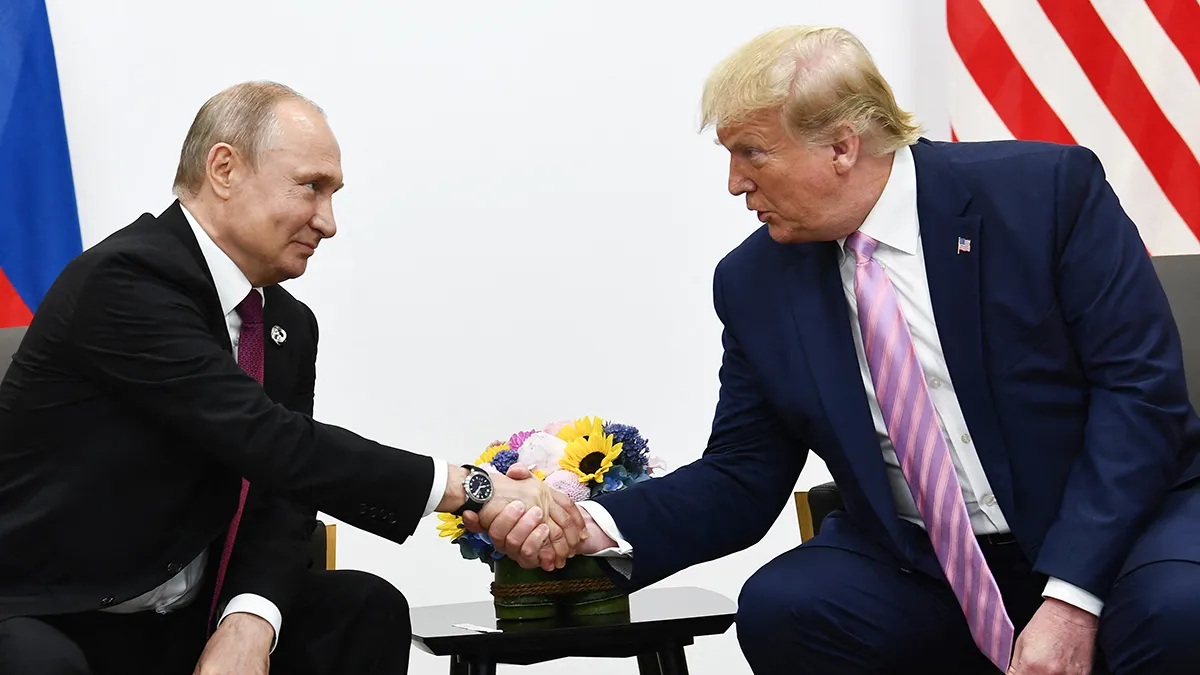 Трамп говорив про українські землі та вихід із перемовин: важливі заяви президента США перед зустріччю з Путіним