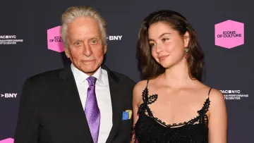 Майкл Дуглас та його донька знову нагадали світу про Україну: Людина-мураха вбрався у жовто-синє — подробиці