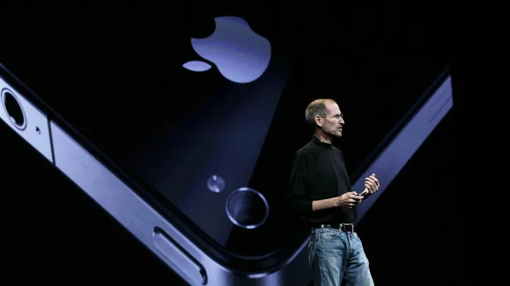 APPLE - 50 років: як яблучний бренд змінив уяву про гаджети та чому ризикує втратити лідерство сьогодні 