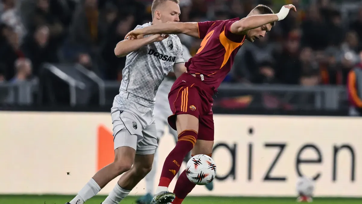 «Все ще є деякі труднощі з...»: головний тренер Роми розповів, чому поки що не збирається випускати Довбика