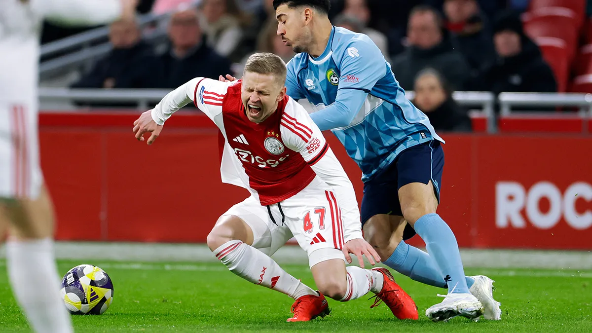 Зінченко отримав травму в першому матчі на домашньому стадіоні Аякса: українця замінили на початку гри