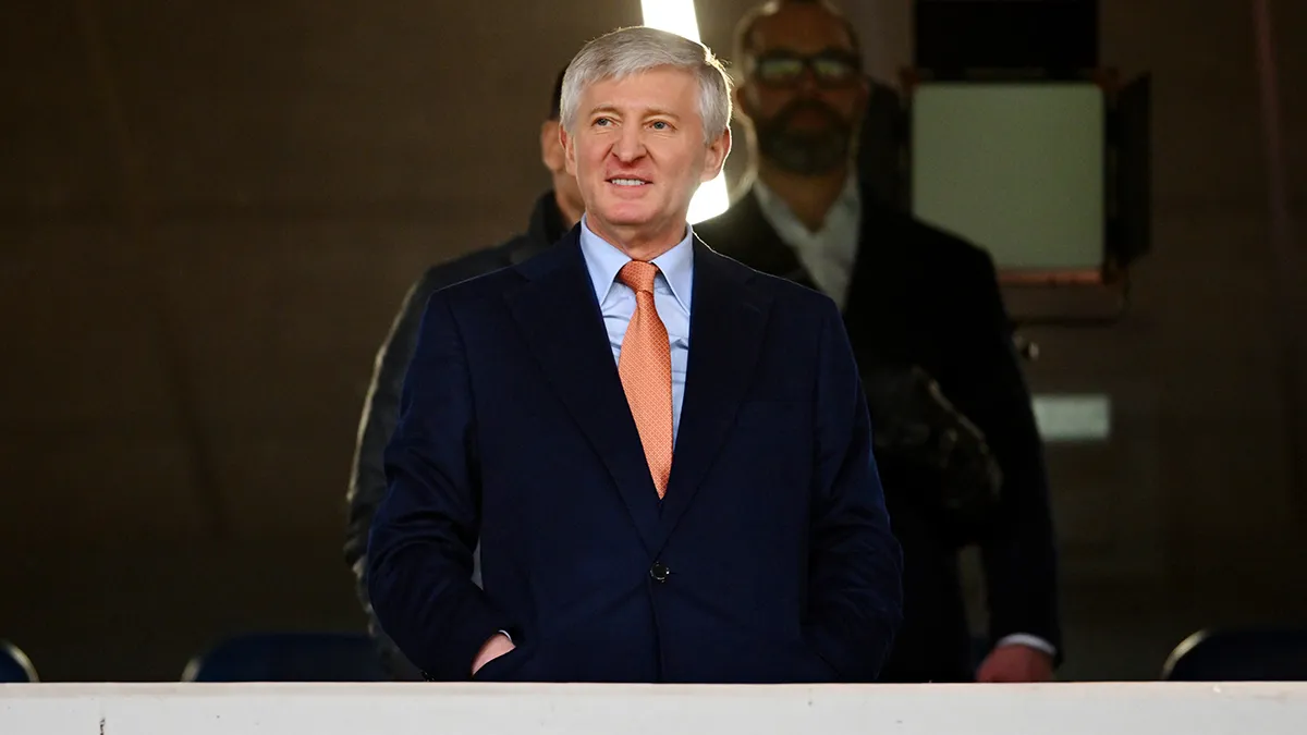 Вперше за 12 років: Ахметов особисто відвідає поєдинок Шахтаря після прощання з Мірчею Луческу