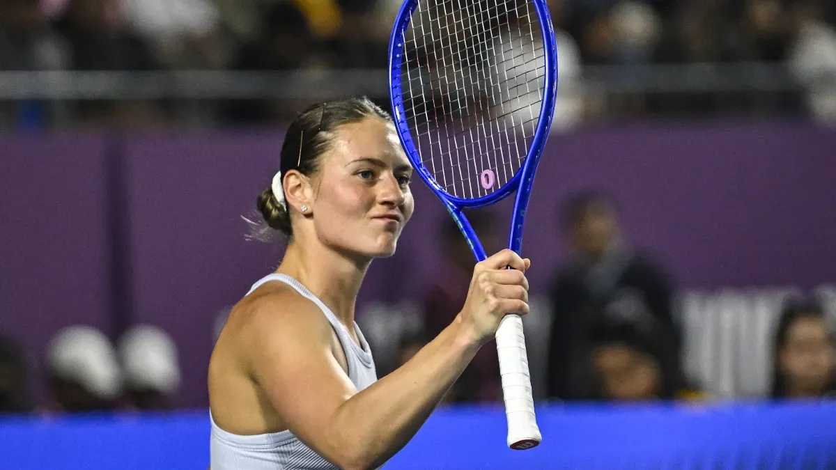 Костюк перемогла росіянку, що втекла грати під інший прапор: українка вдало стартувала на турнірі в Брісбені