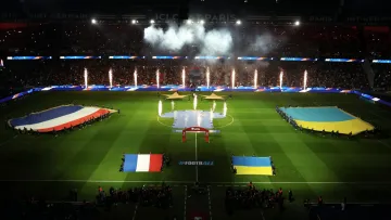 Стадіон у Парижі вибухнув антипутінським гаслом: фанати заспівали відомий хіт на матчі Франція – Україна