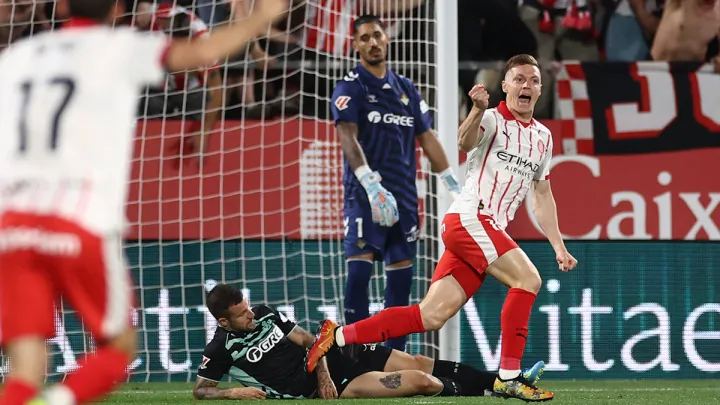 Циганков забив гол вперше за два місяці: відео точного удару українського хавбека Жирони в матчі з Бетісом