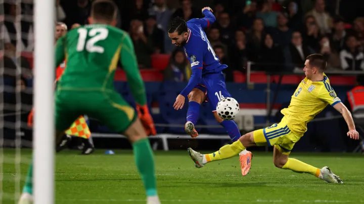 Україна розгромно програла Франції у Парижі: дубль і паненка Мбаппе, незвичний склад Реброва і «Путін х###о»