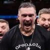Що означає напис на футболці Усика: наш чемпіон після бою з Дюбуа вийшов в одязі з трьома словами