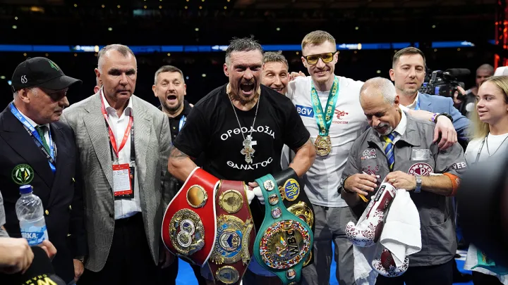 Усик вдруге переміг Дюбуа: як пройшов боксерський бій за звання абсолютного чемпіона світу у надважкій вазі