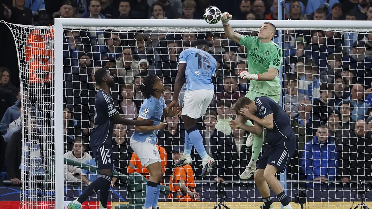 Лунін неочікувано зіграв за Реал в 1/8 фіналу Ліги чемпіонів: що сказав українець про травму конкурента 