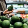 Удар по «поганому» холестерину: популярний плід знижує ризик серцевих захворювань у людей з ожирінням