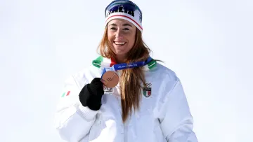 Запалила олімпійський вогонь і стала другою найстаршою медалісткою в історії: що відомо про Софію Годжу