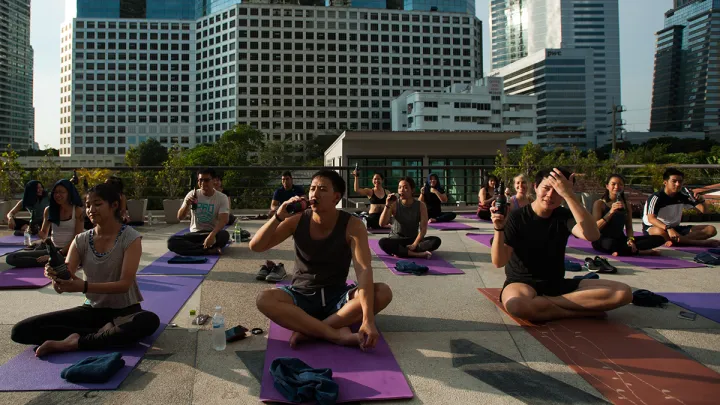 Як швидко заспокоїти нерви без медикаментів: натуральні напої та дихальні вправи, що знімуть гострий стрес 