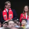 Норвезькі принц та принцеса відвідали матч своєї збірної на чемпіонаті світу: як виглядають спадкоємці престолу