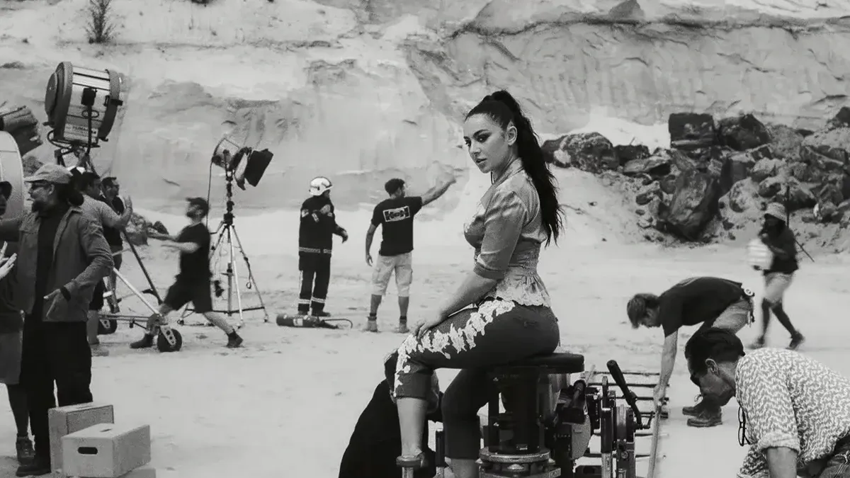 Charli XCX опинилася в моторошному фільмі Скорсезе з Ді Капріо та Лоуренс: що відомо про загадковий трилер Мартіна Скорсезе
