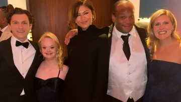 Тома Голланда випустили з лікарні після травми на зйомках «Людини-павука 4»: де помітили кіноактора в Англії