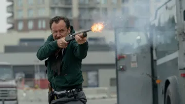 Новий трилер із Джудом Лоу вже на підході: трейлер «Кривавого лідера» нарешті вийшов українською