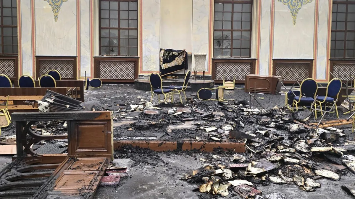 Підпалив святиню: у Чернівцях чоловік спробував знищити одну з найважливіших синагог світу