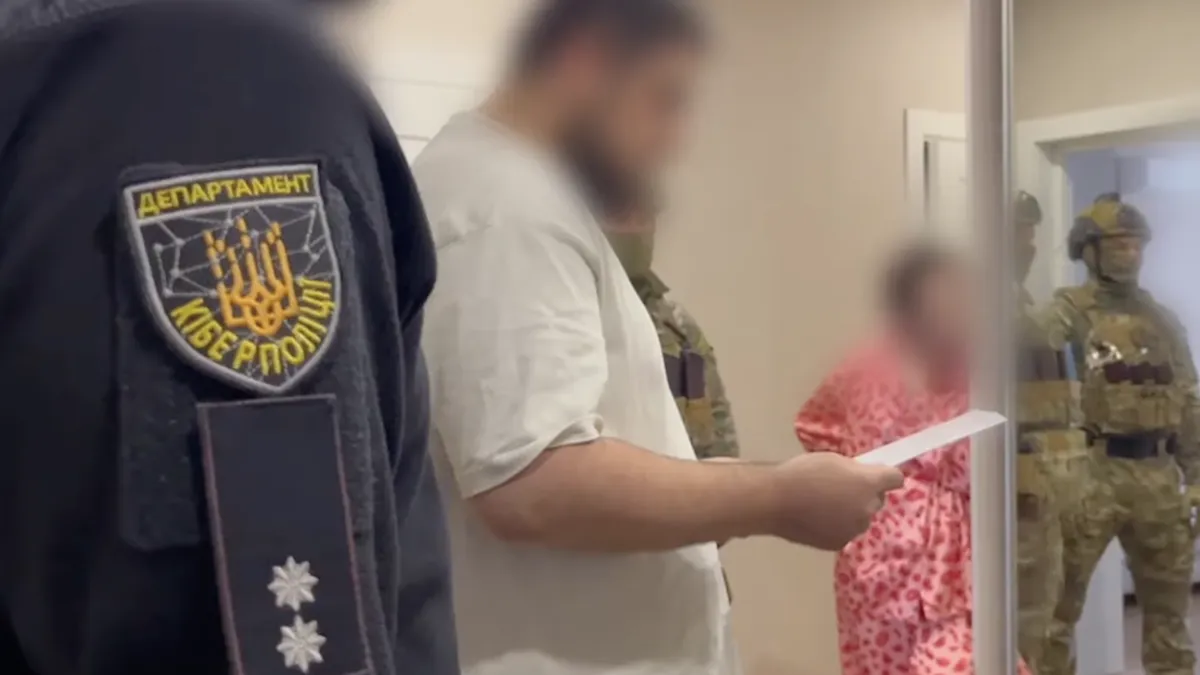 Майже дев’ять мільйонів збитків: правоохоронці викрили київський call-центр, який обманював іноземців