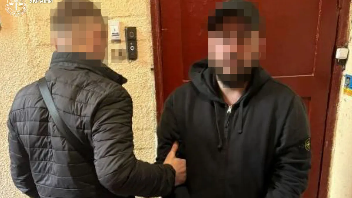 Фейковий поліціянт збував наркотики у Львові: що загрожує завзятому аферисту