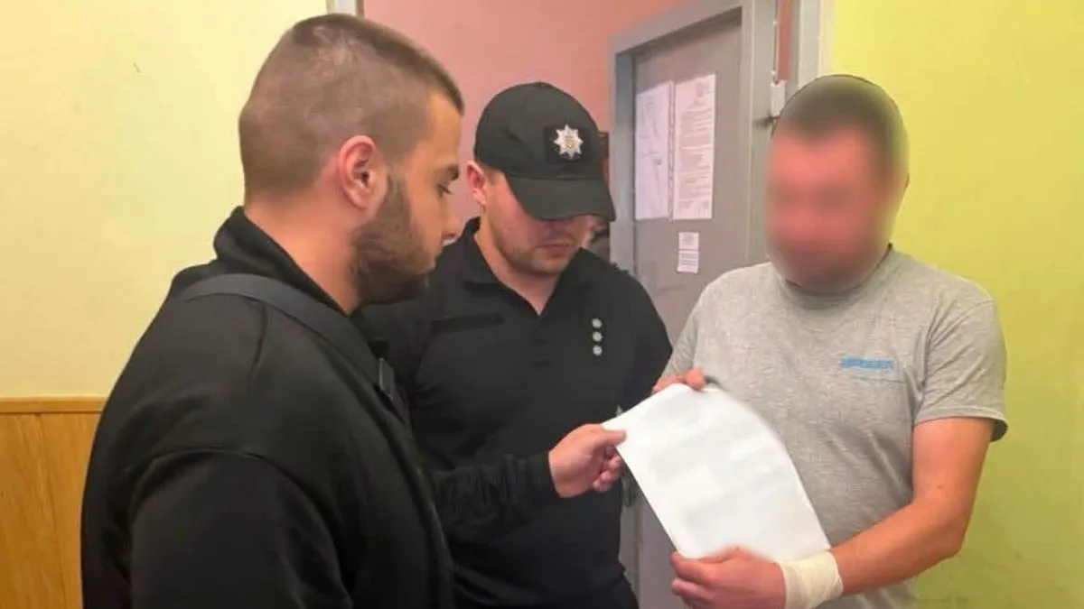Жахливе вбивство у Львові: п'яний чоловік зарізав собаку та встромив у нього вила – йому загрожує до 8 років