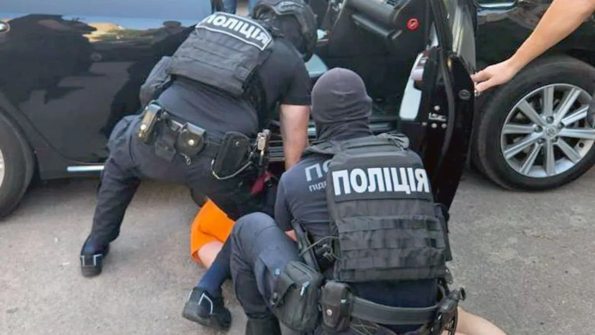 У Києві чоловік поранив ножем трьох людей: чи вдалося його спіймати 