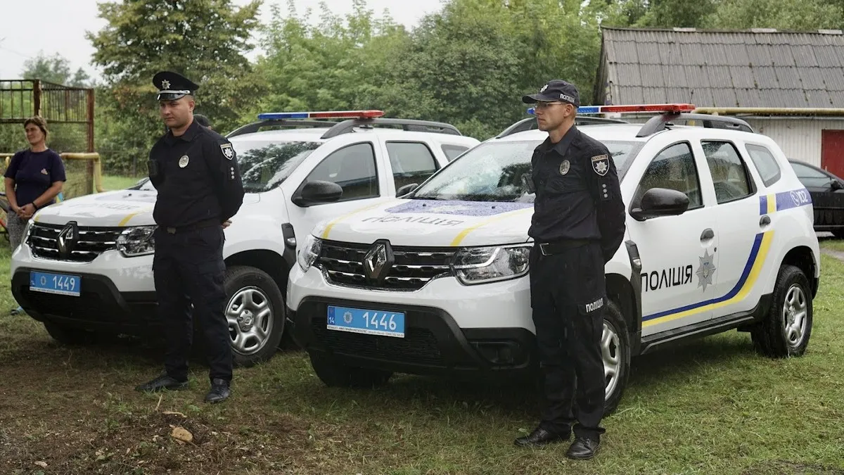 Жінки у селі на Київщині гучно слухали російську музику: поліція відреагувала швидко