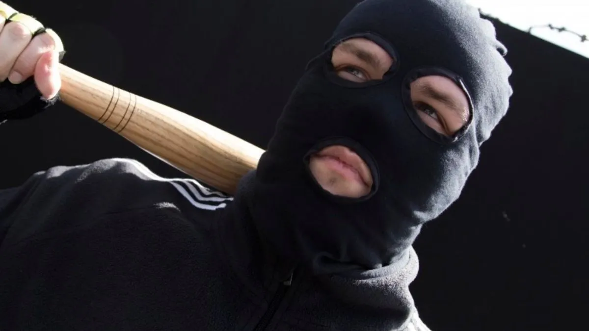 Задули з газового балончика й проломили голову: у Дніпрі стався напад на жінку-суддю