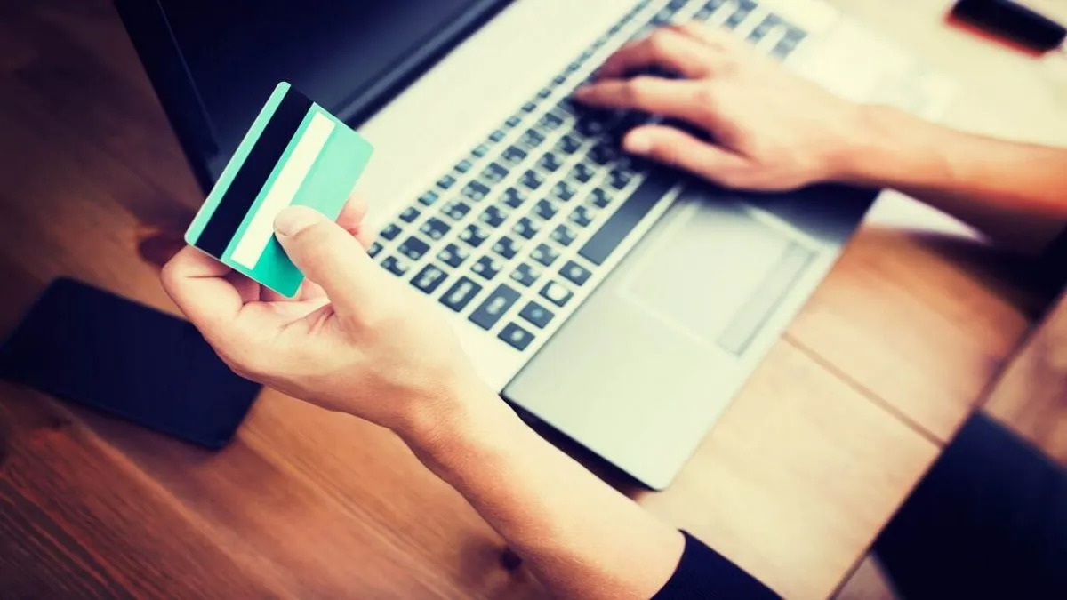 Шахрайка серед рідних: жінка використовувала дані батьків, щоб брати на них кредити