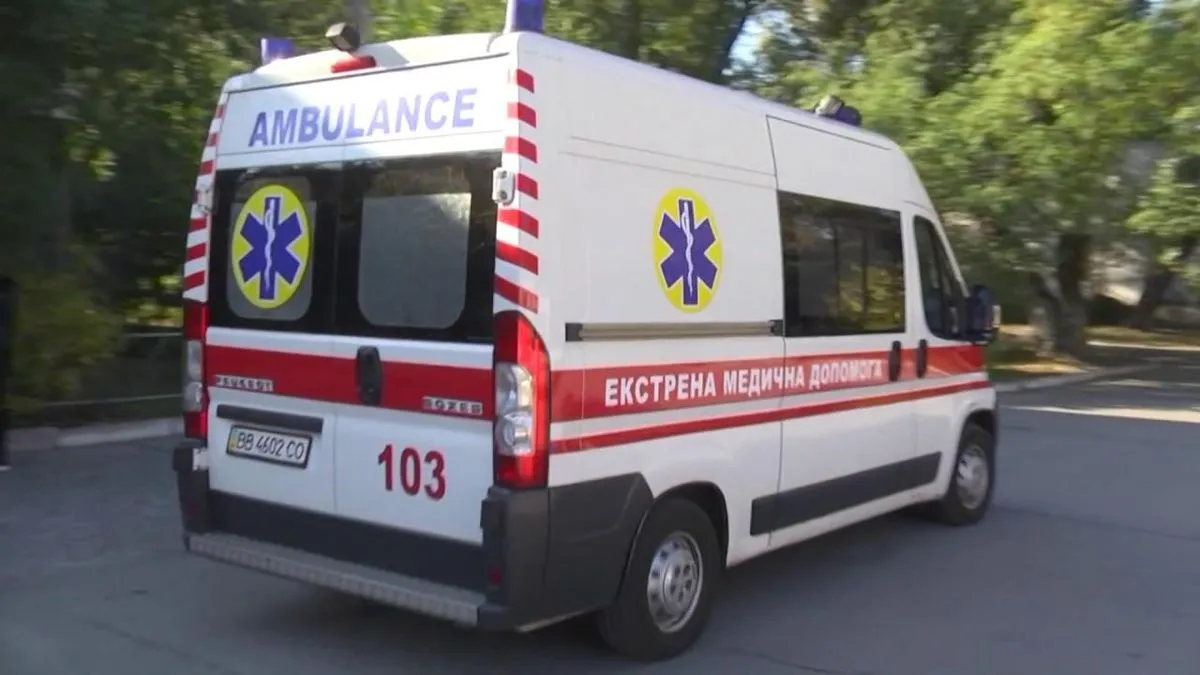 У Харкові чоловік накинувся на медиків швидкої з кулаками: чи вдалося спіймати розбишаку і що з лікарями