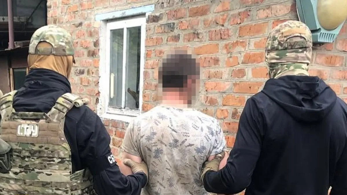 Спостерігав за авіацією ЗСУ з власного будинку: на Житомирщині затримали посібника росіян