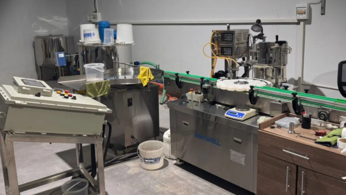 На Київщині ліквідували нелегальне виробництво електронних сигарет та рідин до них: об'єми шокують