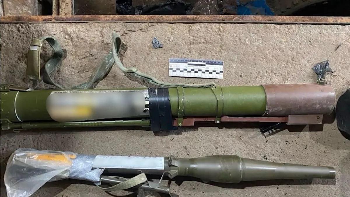 Збройовий барон по-українськи: на Дніпропетровщині чоловік тримав вдома 4 тис. набоїв, гранати та гранатомети