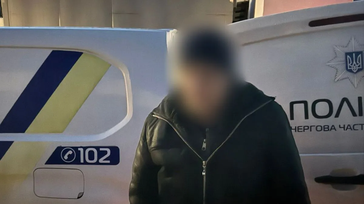 На Одещині чоловік штрикнув ножем жінку, бо та не дала чарку оковитої: чи вижила панянка і що загрожує пияку