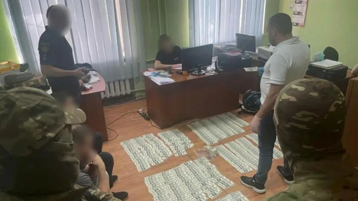 На Сумщині хлопчина заробив кілька мільйонів продаючи фейкові біткоїни: що загрожує криптошахраю
