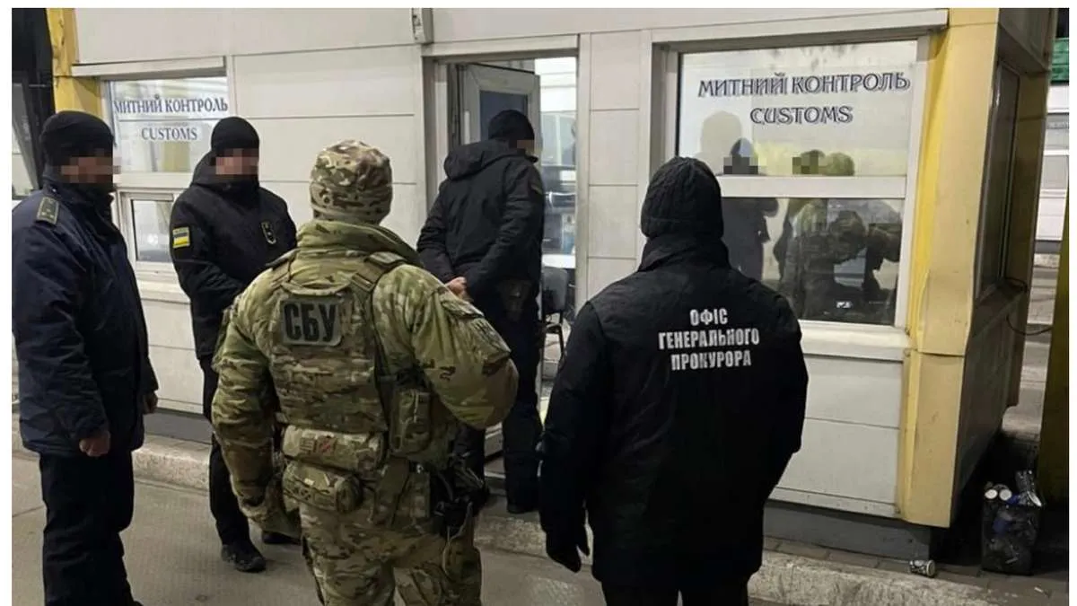 Митники з Буковини та їх посібники завдали збитків Україні на майже 300 млн: як працювала злочинна схема