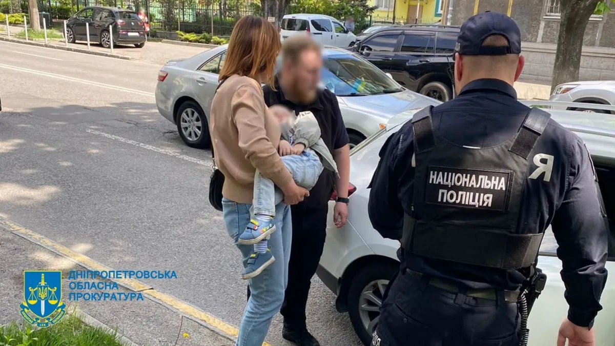 Мешканка Дніпра намагалась продати дворічного сина за мільйон: яке покарання загрожує горе-матері