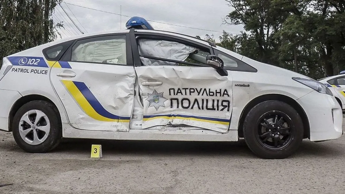 На Чернігівщині поліціянти на автівці з мигалками збили двох людей: померла дитина