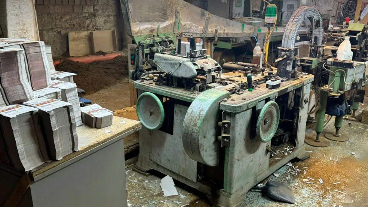 На Буковині викрили цех, де нелегально робили по 50 тис. цигарок на день: об'єми заробітків ділків вражають