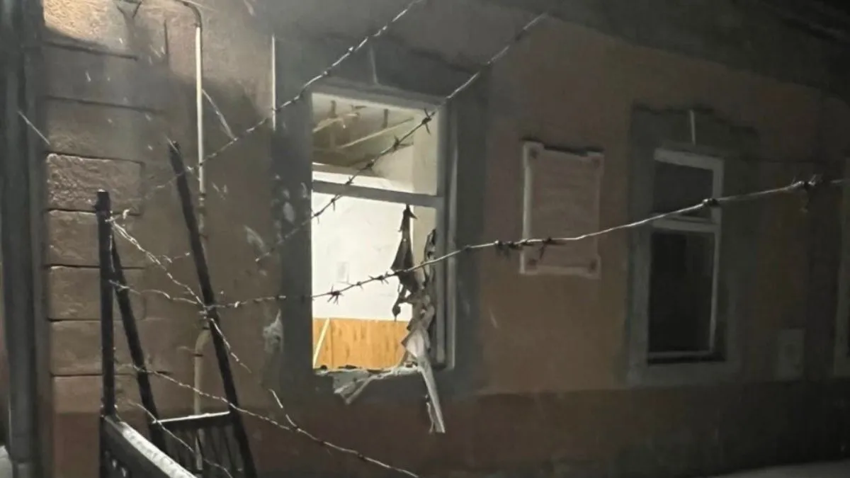 На Прикарпатті намагались висадити в повітря будівлю ТЦК: чи є постраждалі – фото з місця теракту