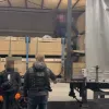 Взяв 50 тисяч доларів з трьох пасажирів: далекобійник на фурі спробував провернути зухвалу кримінальну схему