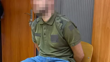 Порізав двох українців у громадському транспорті: у Варшаві затримали 30-річного чоловіка