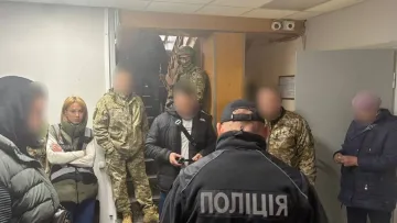 $2500 за вихід: на Київщині викрили посадовця ТЦК, який «виводив» мобілізованих