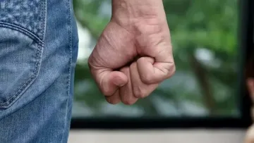 Назвала Путіним і отримала по обличчю: у Чернівцях суд виніс вирок чоловіку, який вдарив малолітню