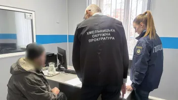 До смерті напоїв 9-річного хлопчика: на Хмельниччині судитимуть 55-річного чоловіка